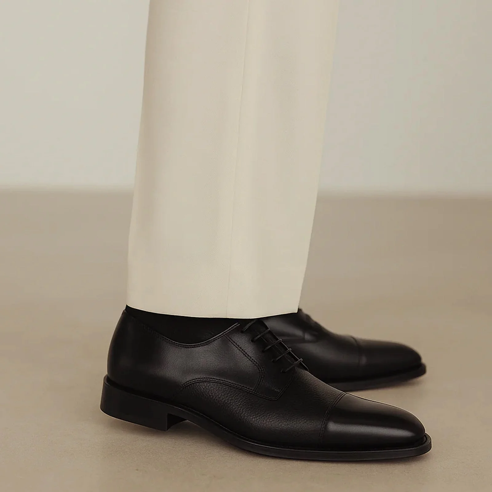 Men's Belvedere Alexander Italian Deerskin & Nappa Leather Cap Toe Dress Shoe in Black - Image 4