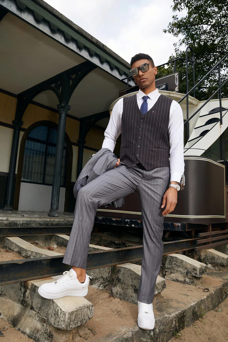 Men's Stacy Adam's One Button Vested Modern Suit in Grey Pinstripe - Image 3